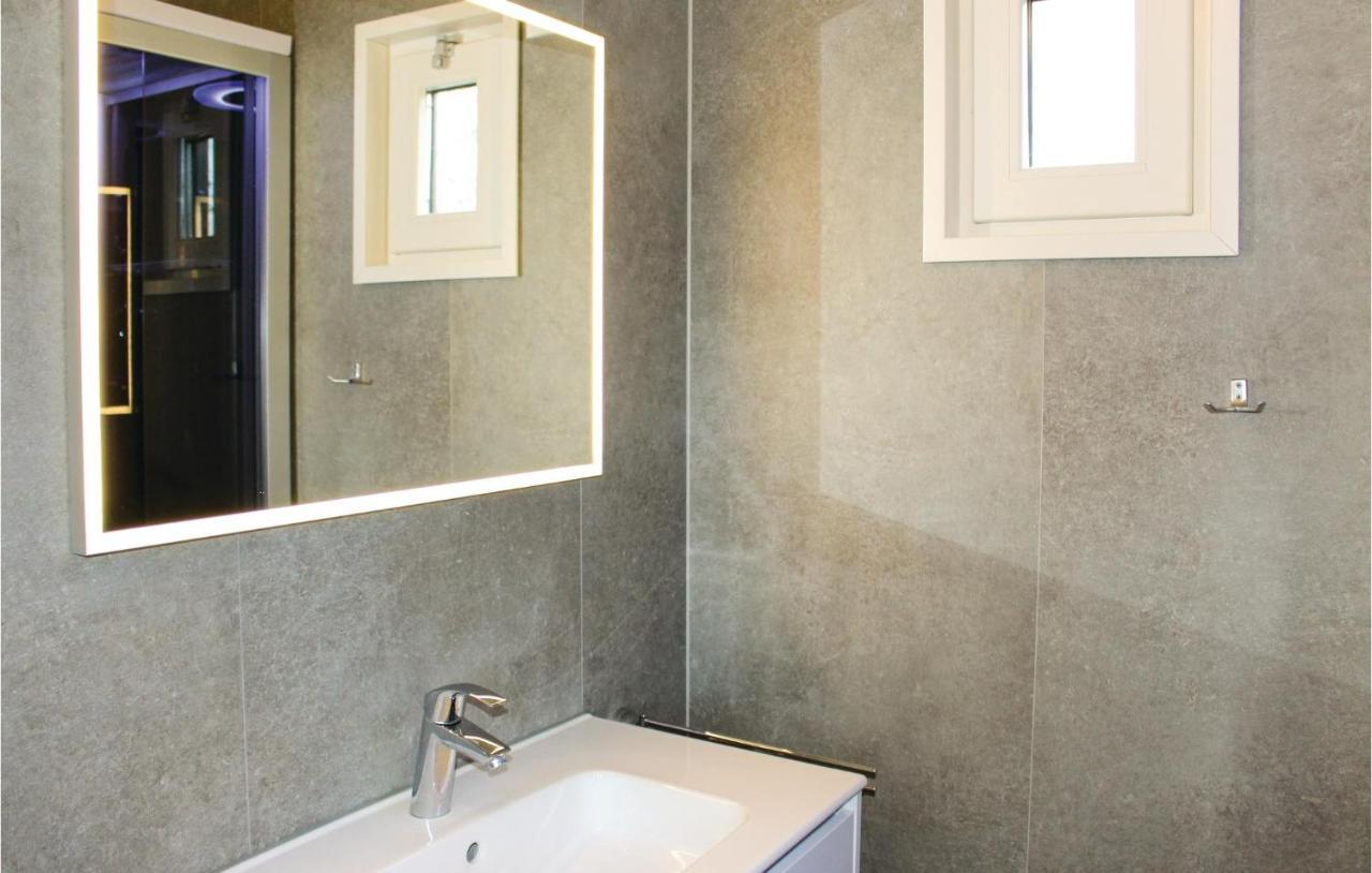Beautiful Home In Sint-Annaland With Wifi Zewnętrze zdjęcie